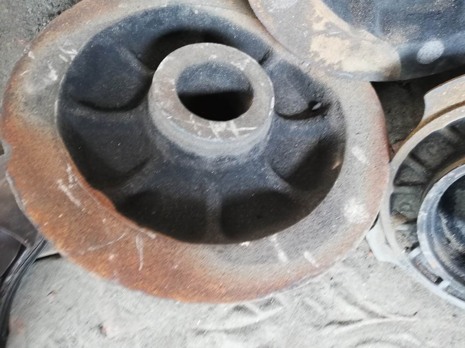 Finished cast iron component
